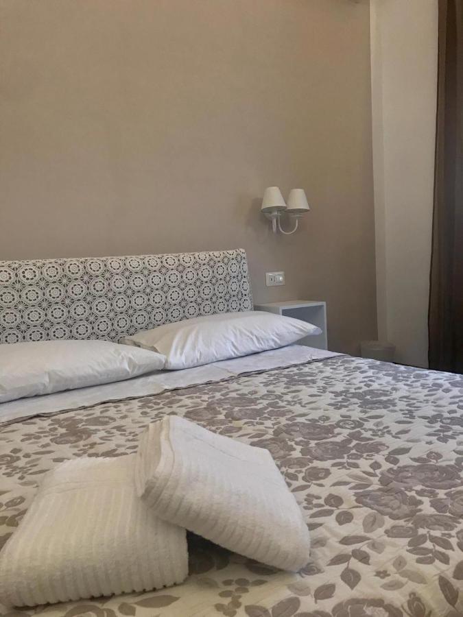 B&B I Due Teatri Neapel Exteriör bild