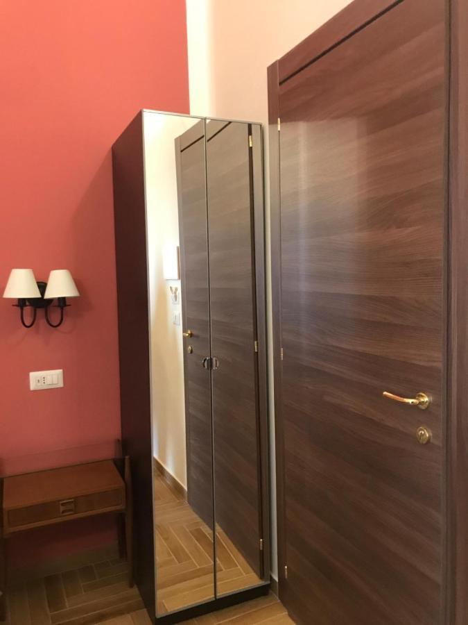 B&B I Due Teatri Neapel Exteriör bild