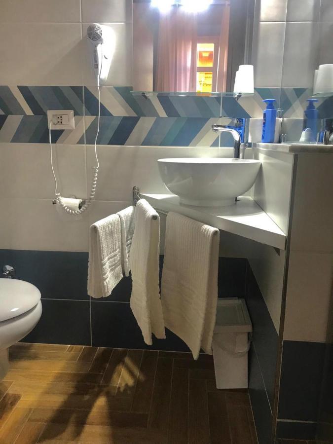 B&B I Due Teatri Neapel Exteriör bild
